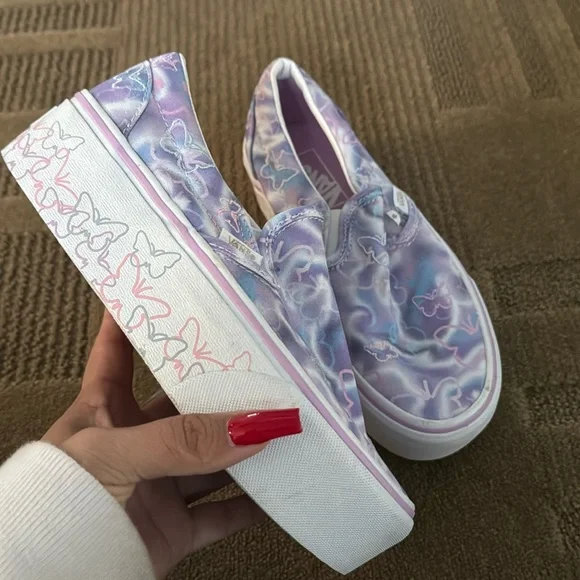 Vans - Picture 1 of 6